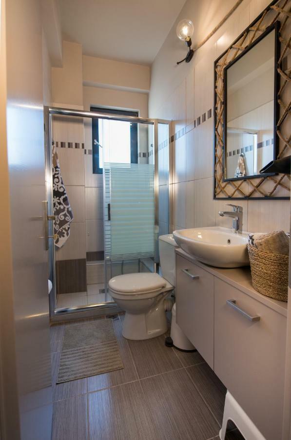 Marios Home, A Cozy And Spacious Apartment Near Downtown Preveza Exterior photo